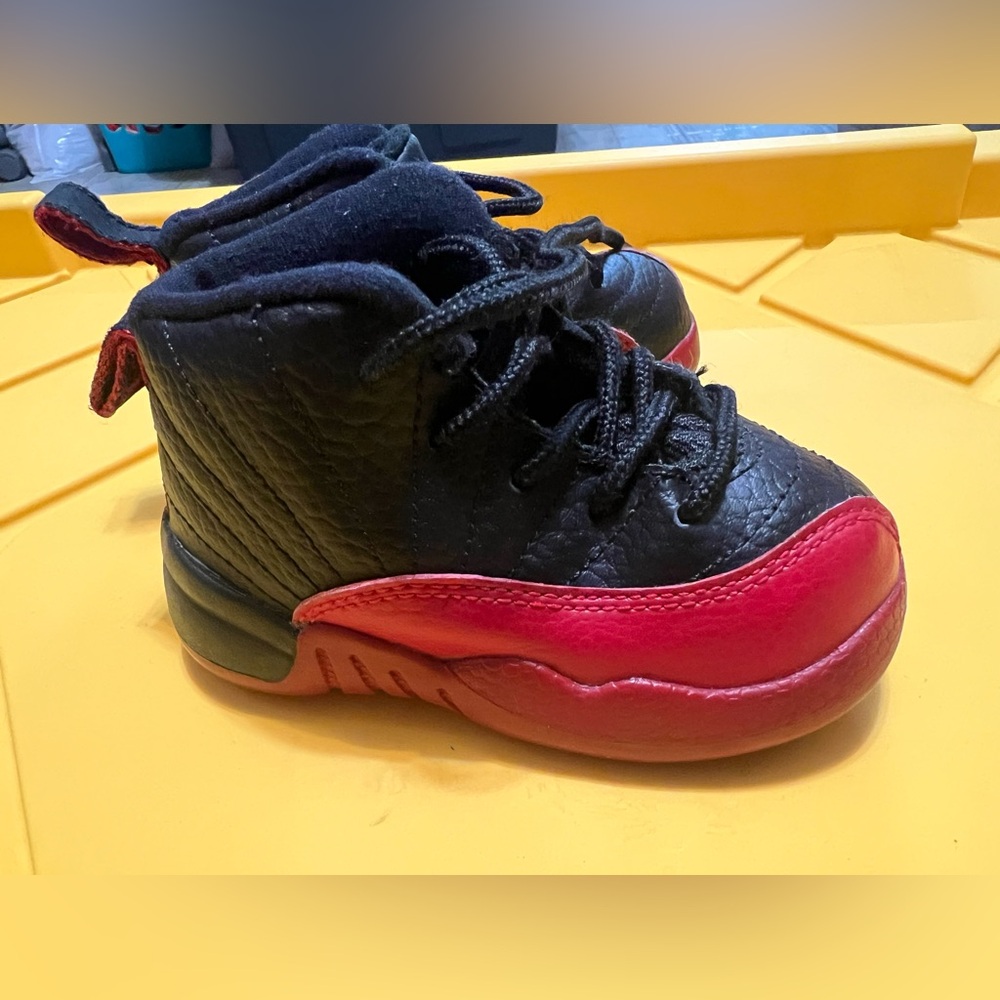 Air Jordan 12 - Flu Game